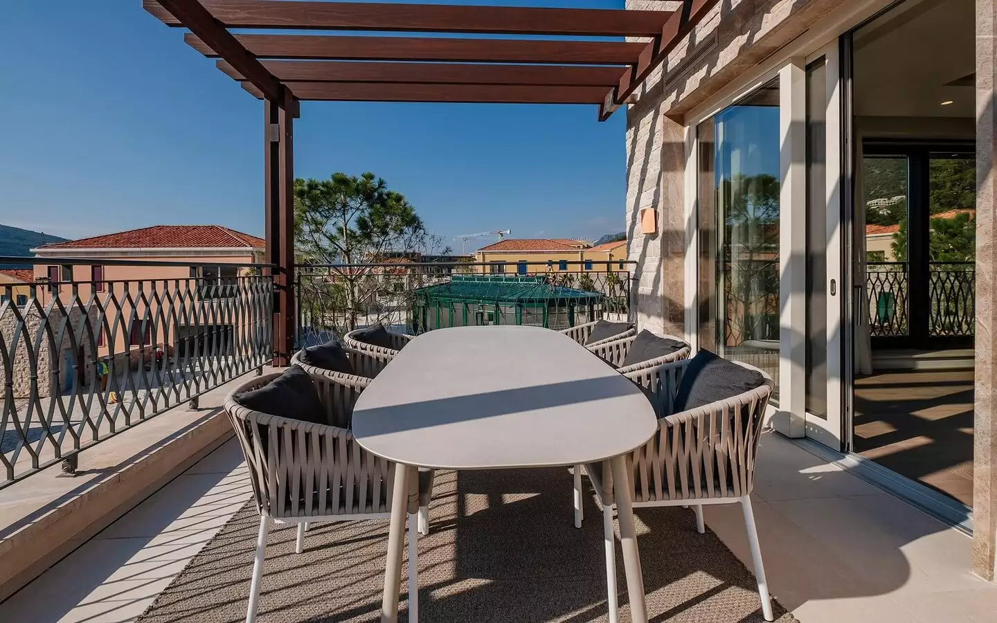 Flat 162m² in Montenegro, Kumbor. Priced at 1105000€ rent photo-9