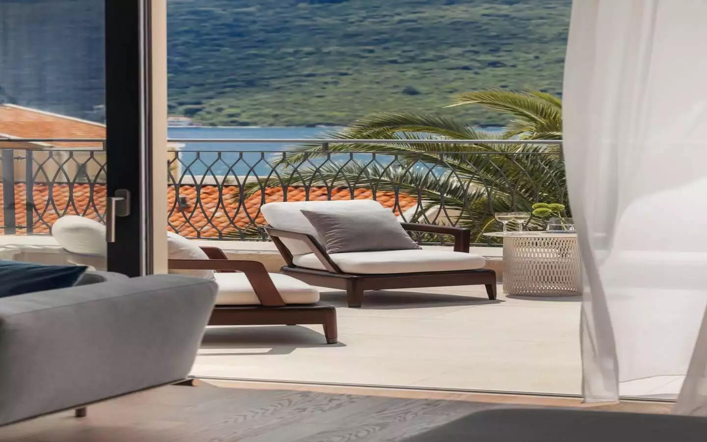 Flat 162m² in Montenegro, Kumbor. Priced at 1105000€ rent photo-11
