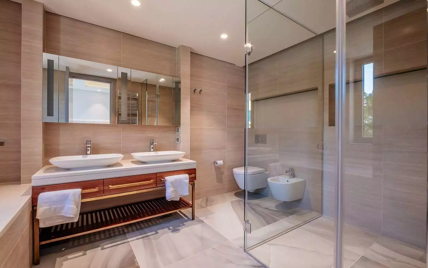 Flat 162m² in Montenegro, Kumbor. Priced at 1105000€ rent photo-21