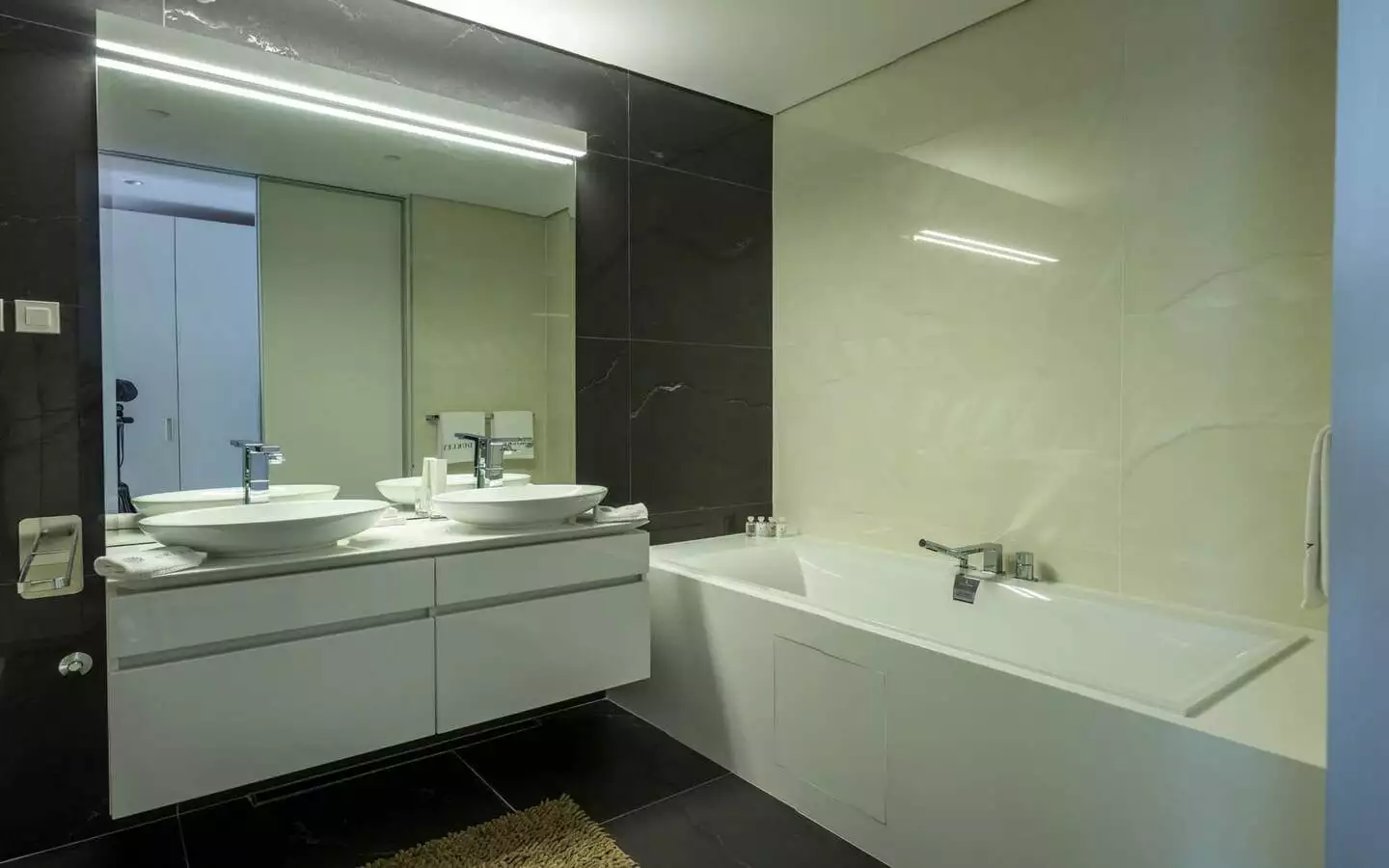 Flat 95m² in Montenegro, Budva. Priced at 995000$ rent photo-10
