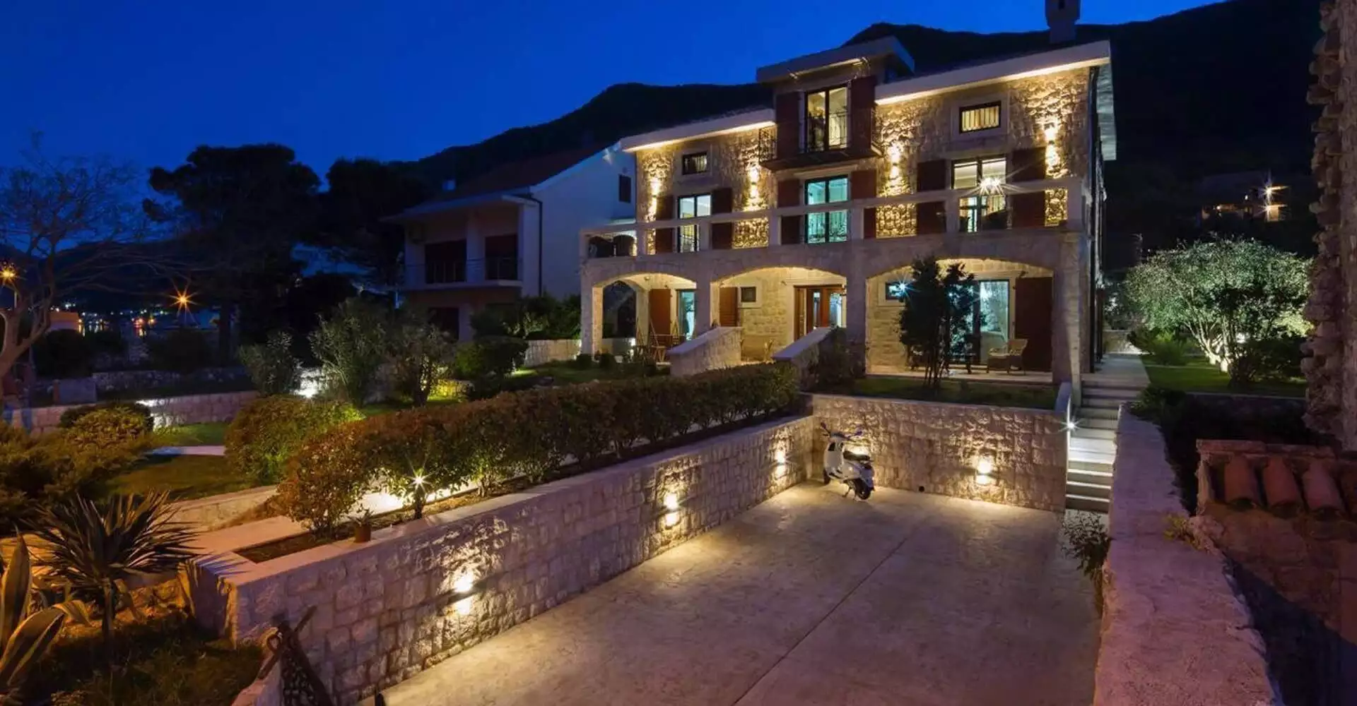 Villa 497m² in Montenegro, Prcanj. Priced at 4200000$ rent photo-1