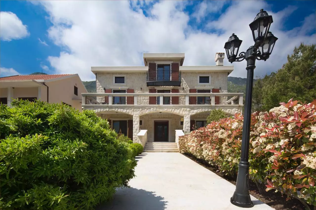 Villa 497m² in Montenegro, Prcanj. Priced at 4200000$ rent photo-8