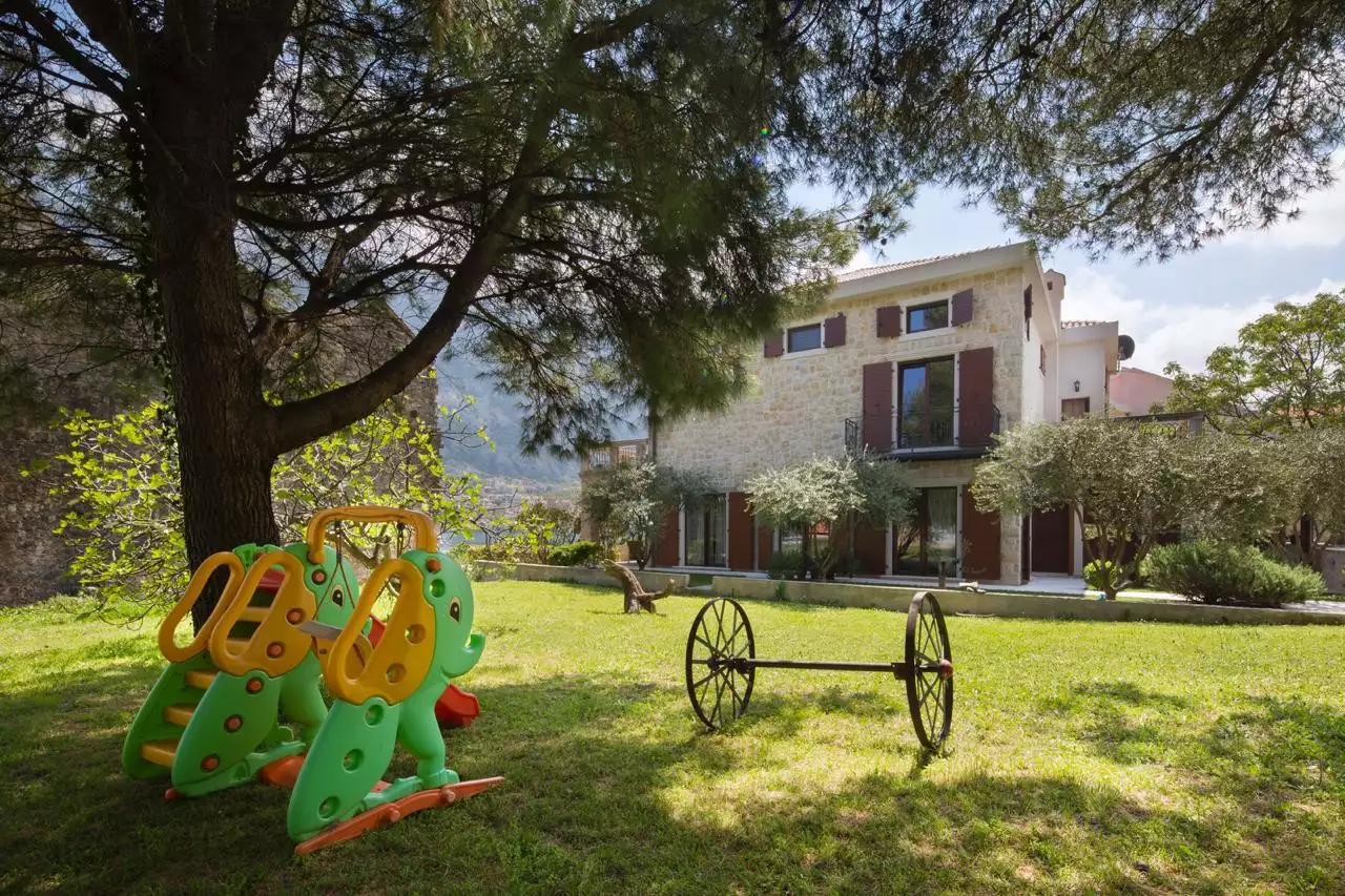 Villa 497m² in Montenegro, Prcanj. Priced at 4200000$ rent photo-9