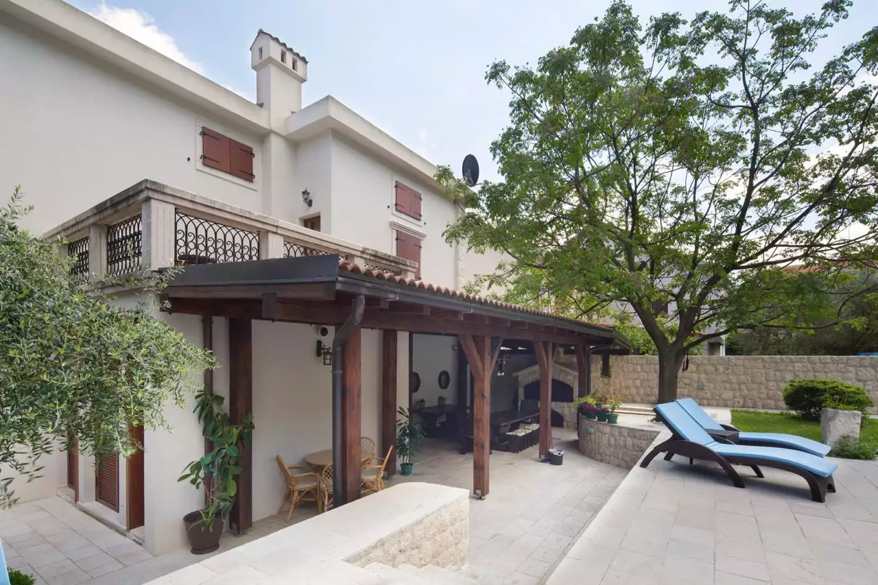 Villa 497m² in Montenegro, Prcanj. Priced at 4200000$ rent photo-10