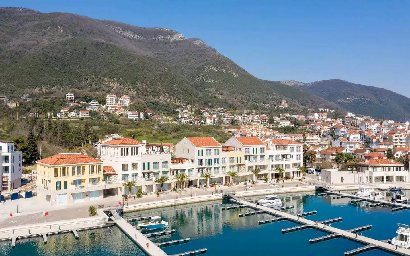 Flat 82m² in Montenegro, Kumbor. Priced at 695000€ rent photo-2