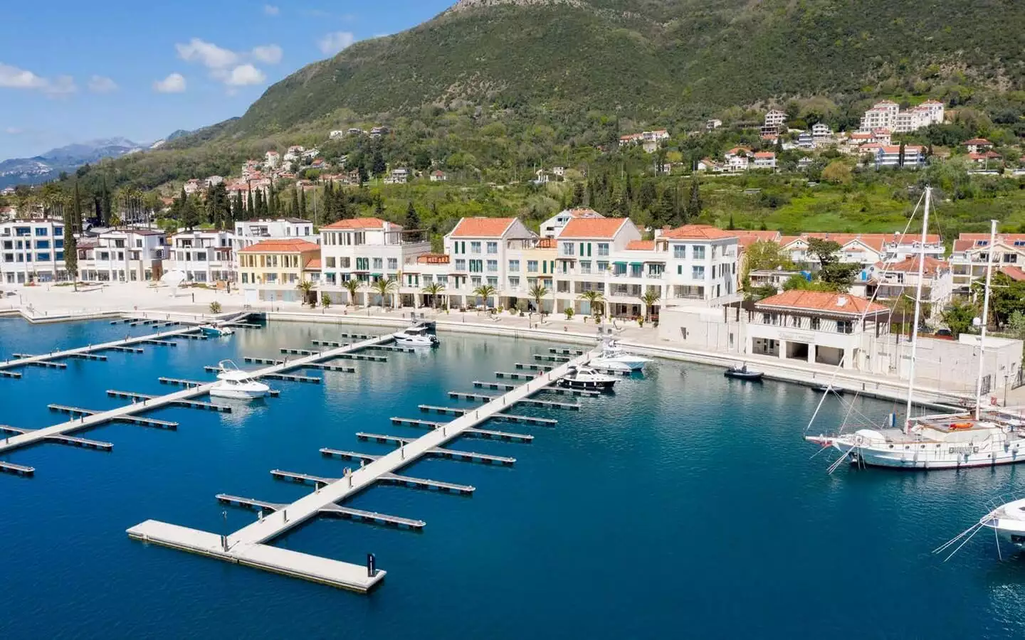 Flat 82m² in Montenegro, Kumbor. Priced at 695000€ rent photo-3
