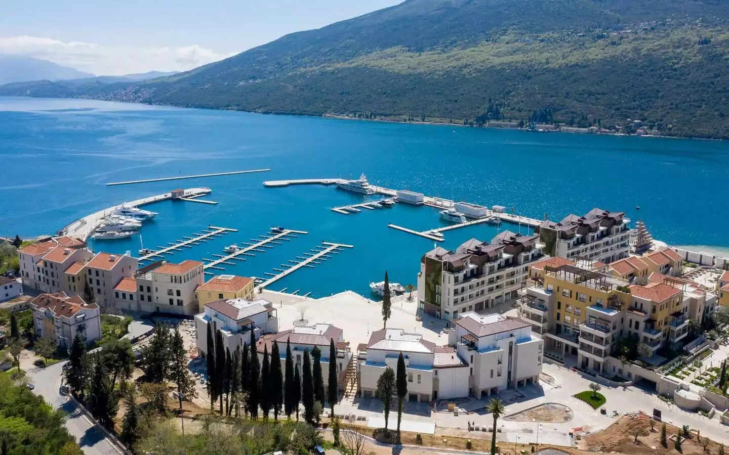Flat 82m² in Montenegro, Kumbor. Priced at 695000€ rent photo-4