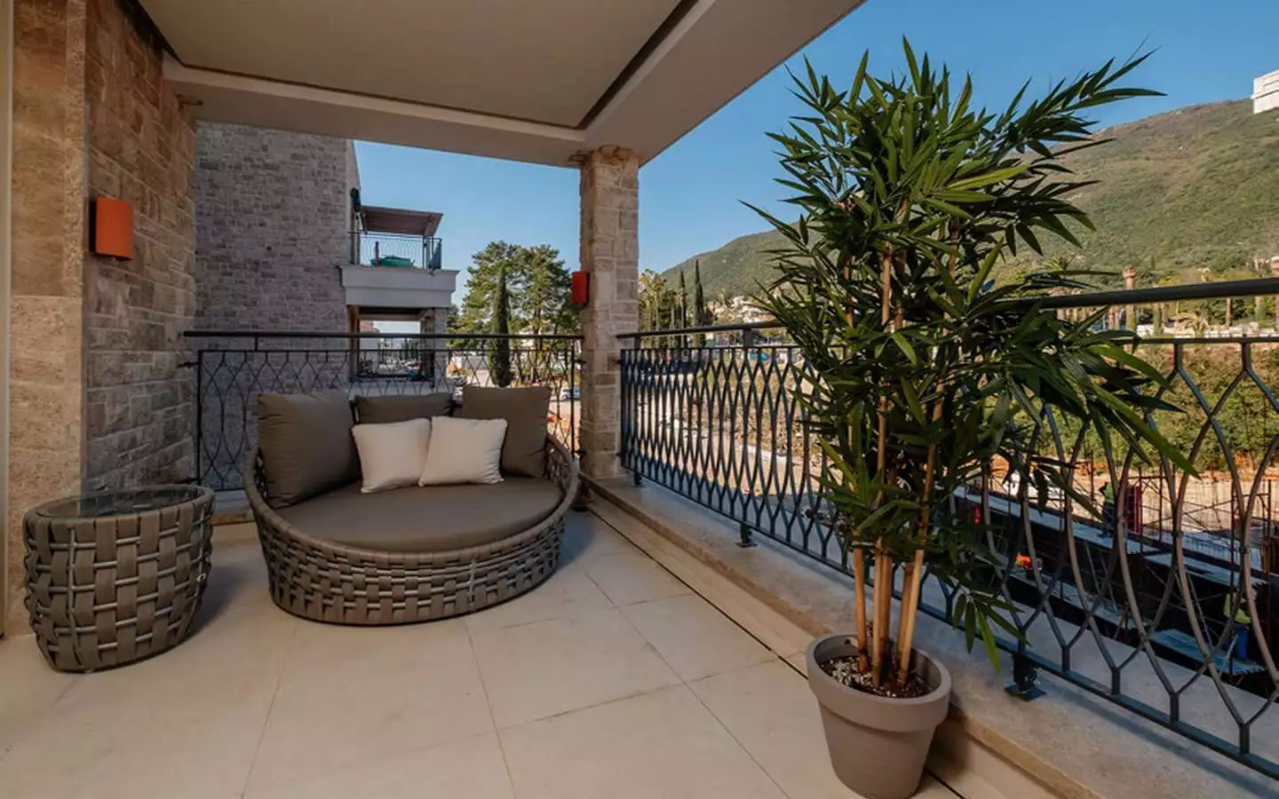 Flat 88m² in Montenegro, Kumbor. Priced at 530000€ rent photo-8