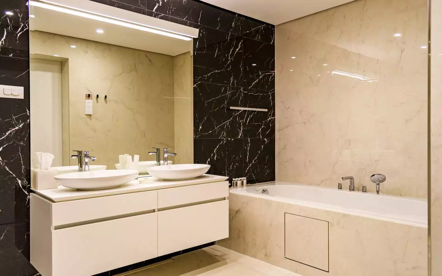 Flat 147m² in Montenegro, Budva. Priced at 950000$ rent photo-11