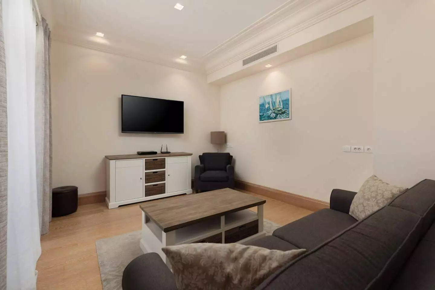Flat 66m² in Montenegro, Tivat. Priced at 620000$ rent photo-2
