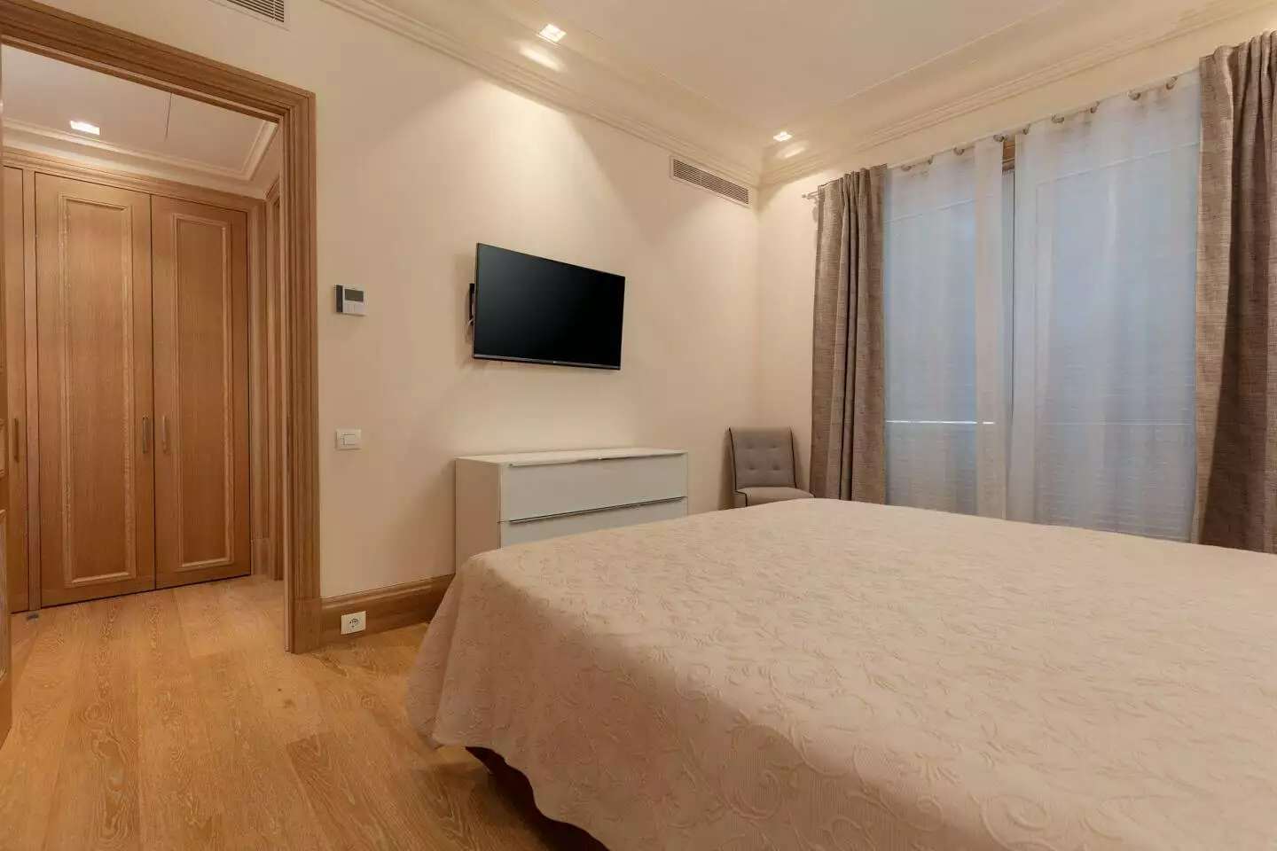 Flat 66m² in Montenegro, Tivat. Priced at 620000$ rent photo-6