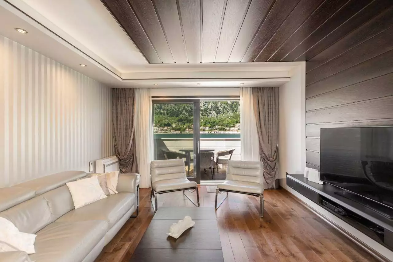 Flat 90m² in Montenegro, Kotor. Priced at 400000$ rent photo-6