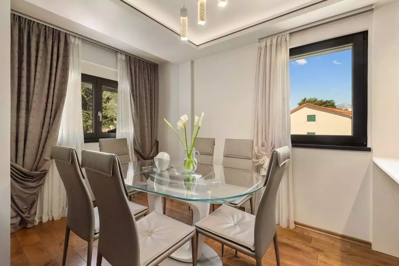 Flat 90m² in Montenegro, Kotor. Priced at 400000$ rent photo-8