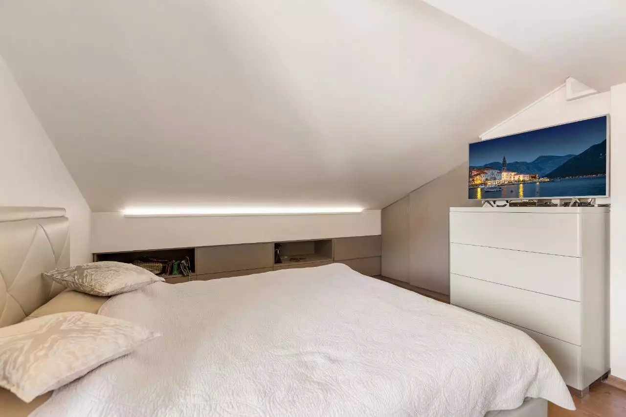 Flat 90m² in Montenegro, Kotor. Priced at 400000$ rent photo-13