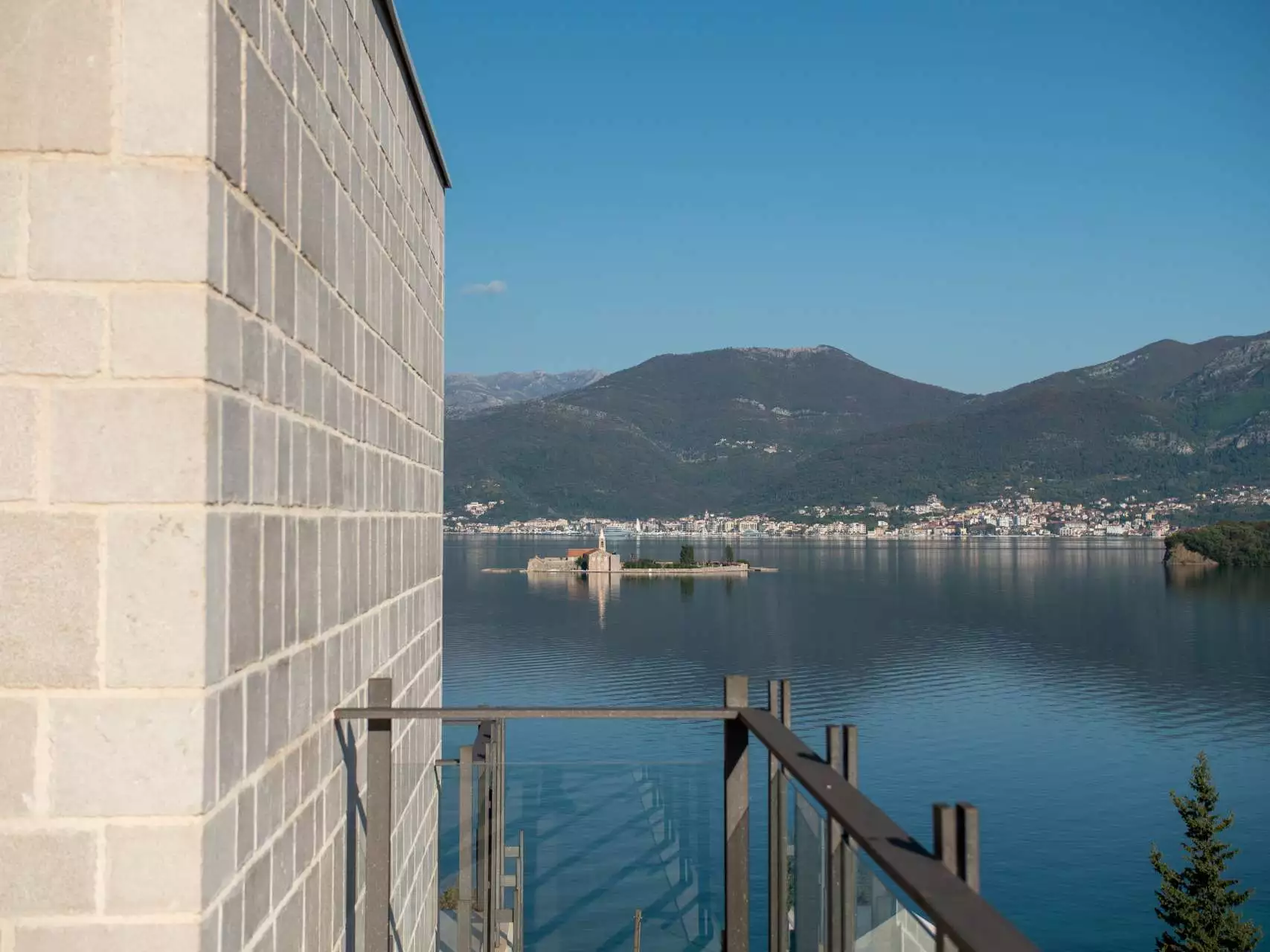 Villa 770m² in Montenegro, Tivat. Priced at 3500000$ rent photo-11