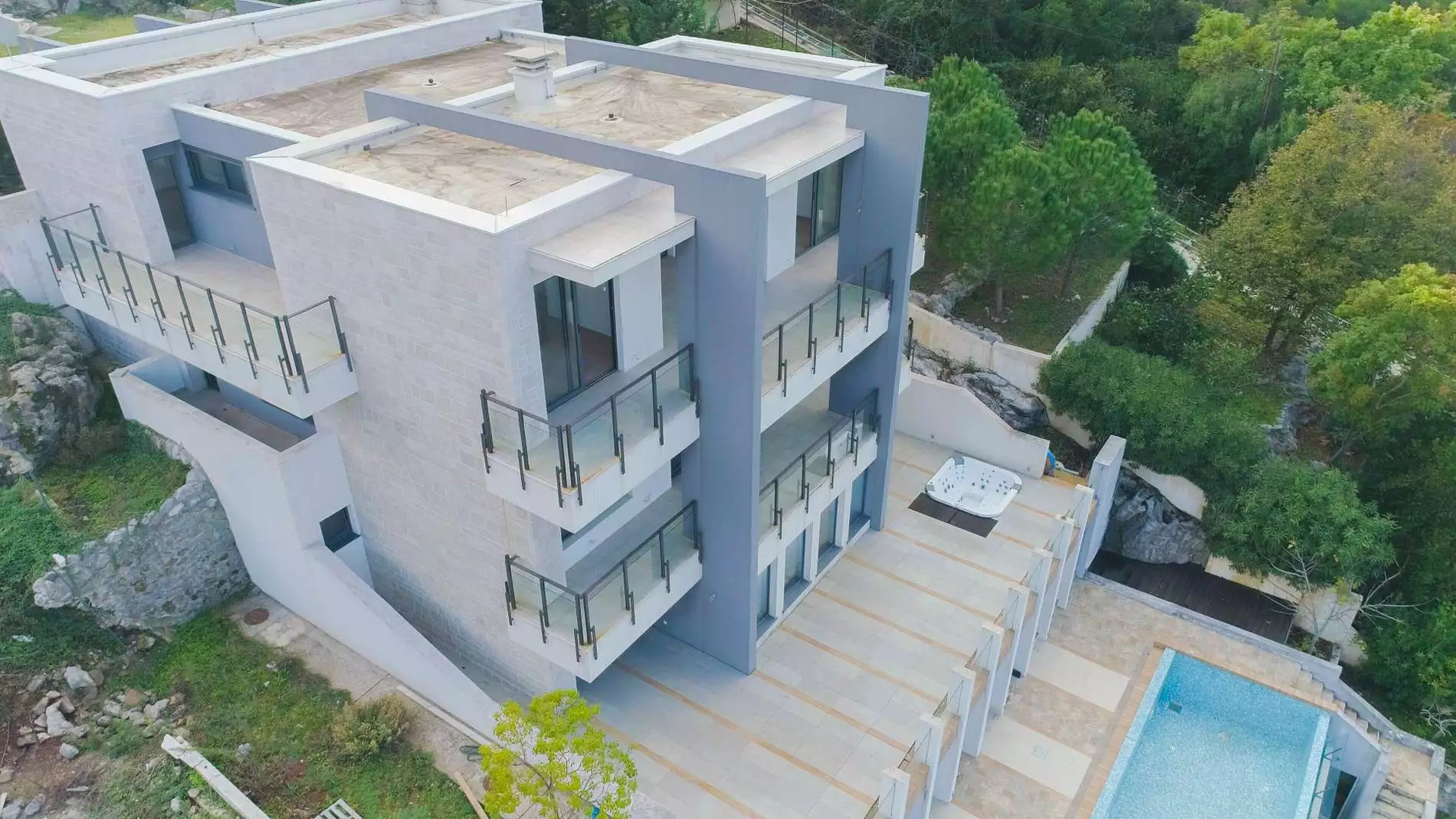 Villa 770m² in Montenegro, Tivat. Priced at 3500000$ rent photo-13