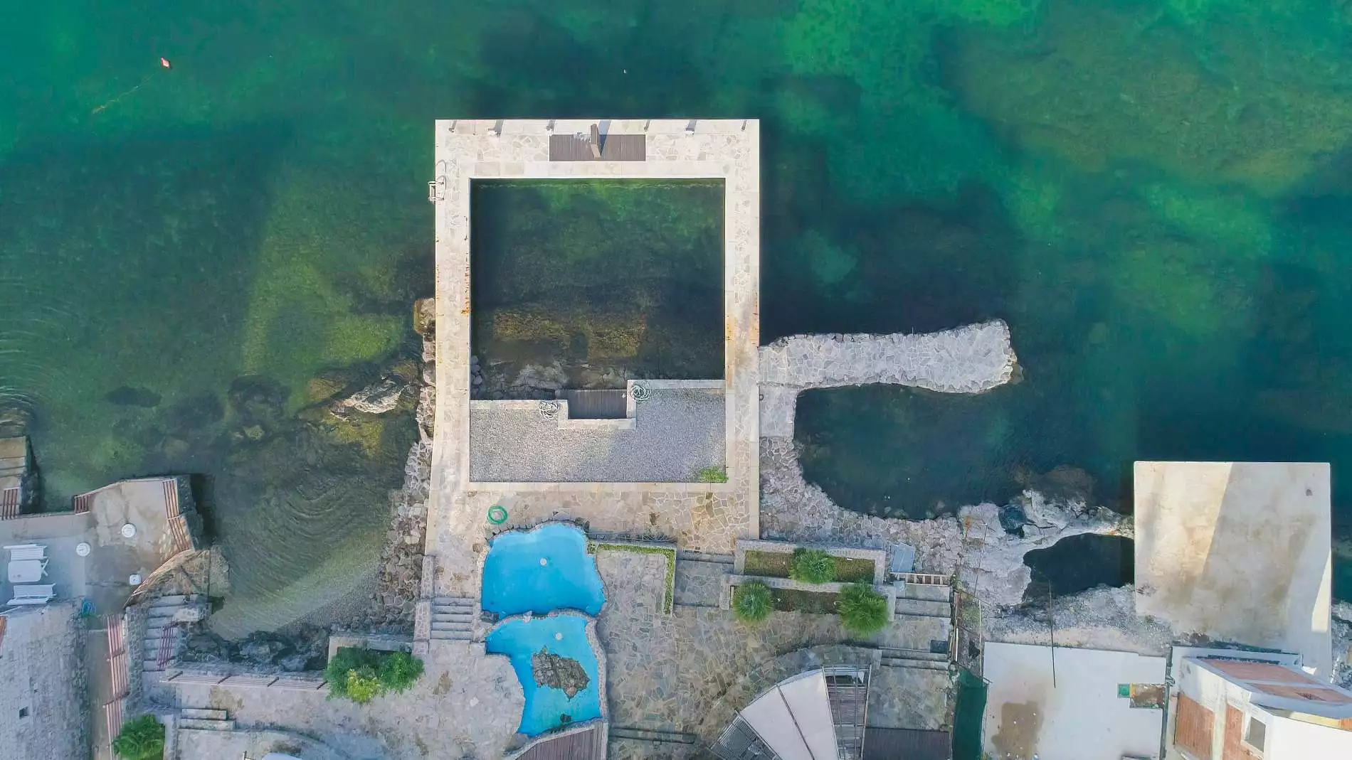 Villa 770m² in Montenegro, Tivat. Priced at 3500000$ rent photo-16
