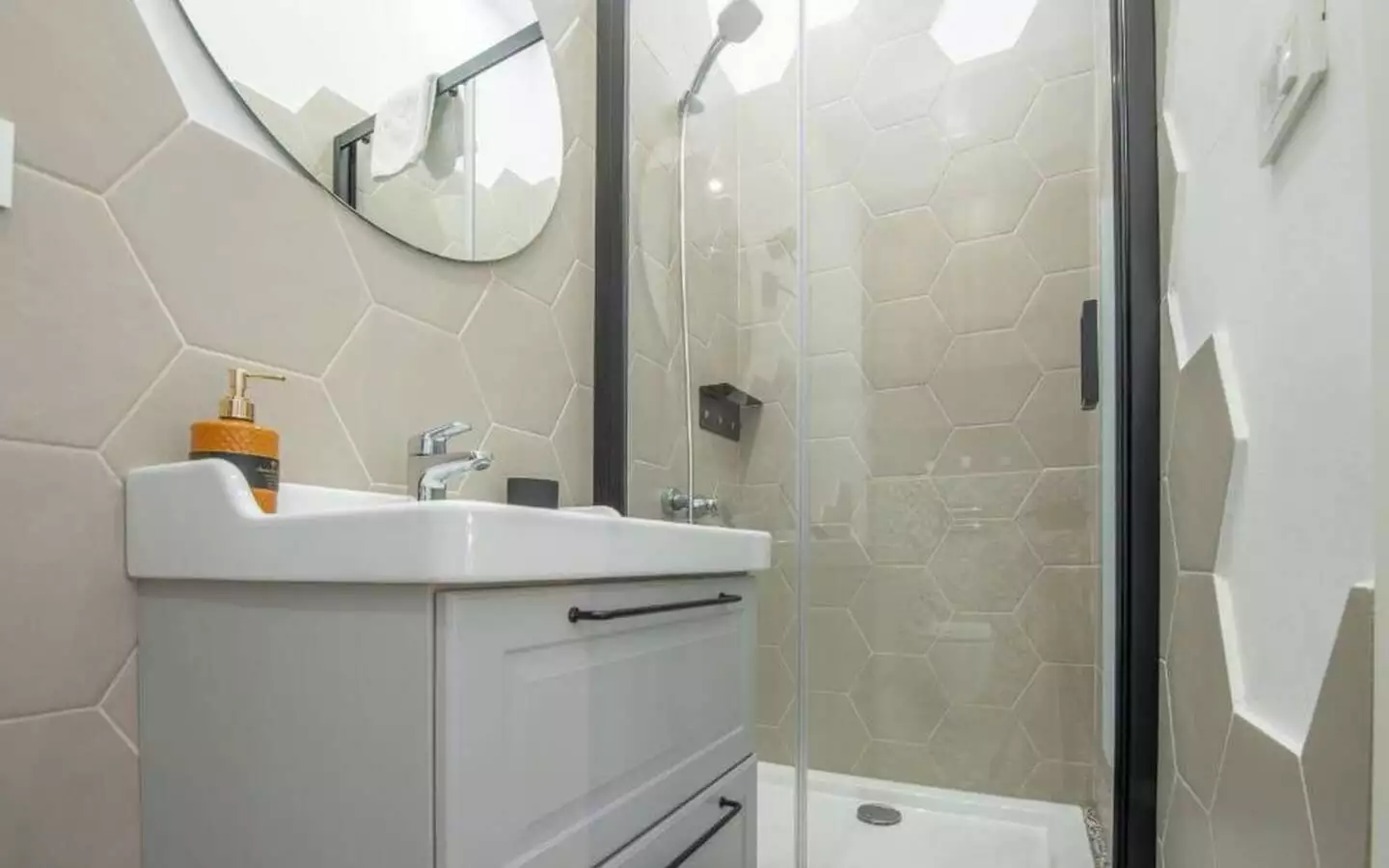 Other Properties 267m² in Montenegro, Stari Bar. Priced at 1000000$ rent photo-8