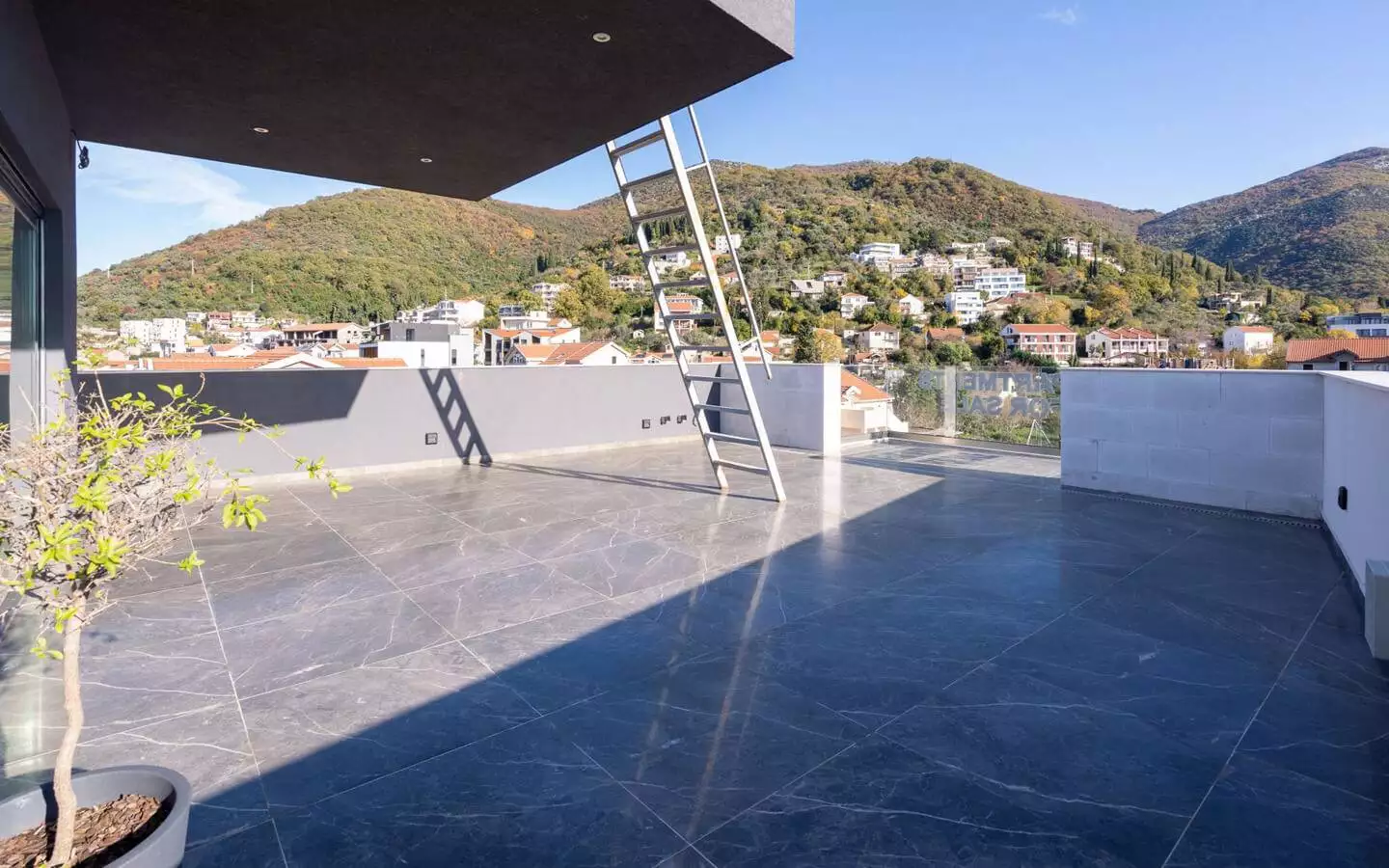 Penthouse 88m² in Montenegro, Tivat. Priced at 880000$ rent photo-11