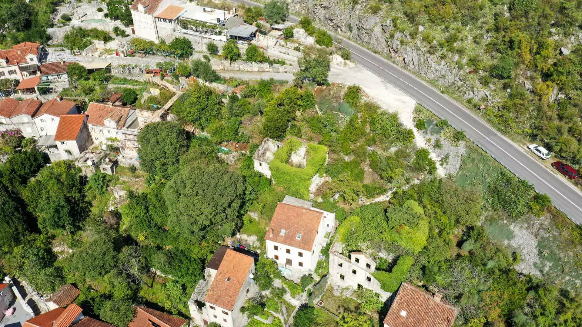 Land 1m² in Montenegro, Perast. Priced at 667800$ rent photo-2