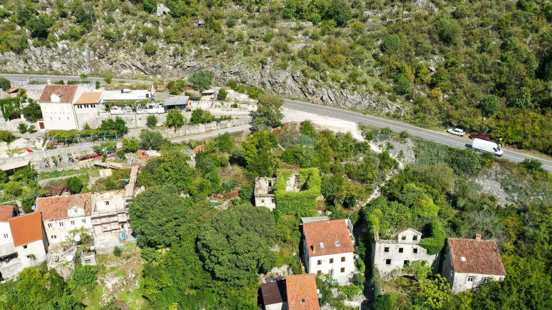 Land 1m² in Montenegro, Perast. Priced at 667800$ rent photo-3