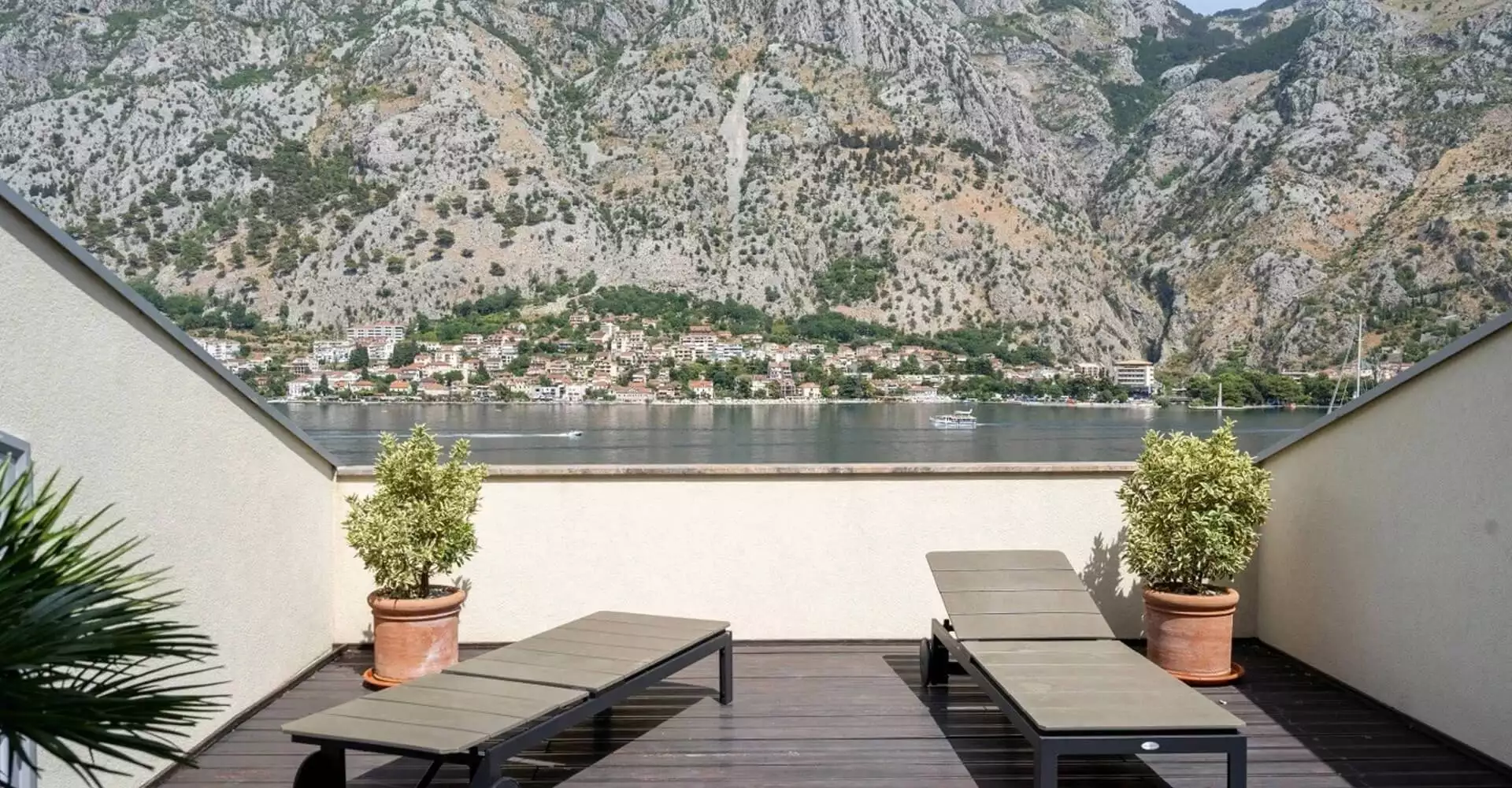 House 510m² in Montenegro, Muo. Priced at 1750000$ rent photo-1