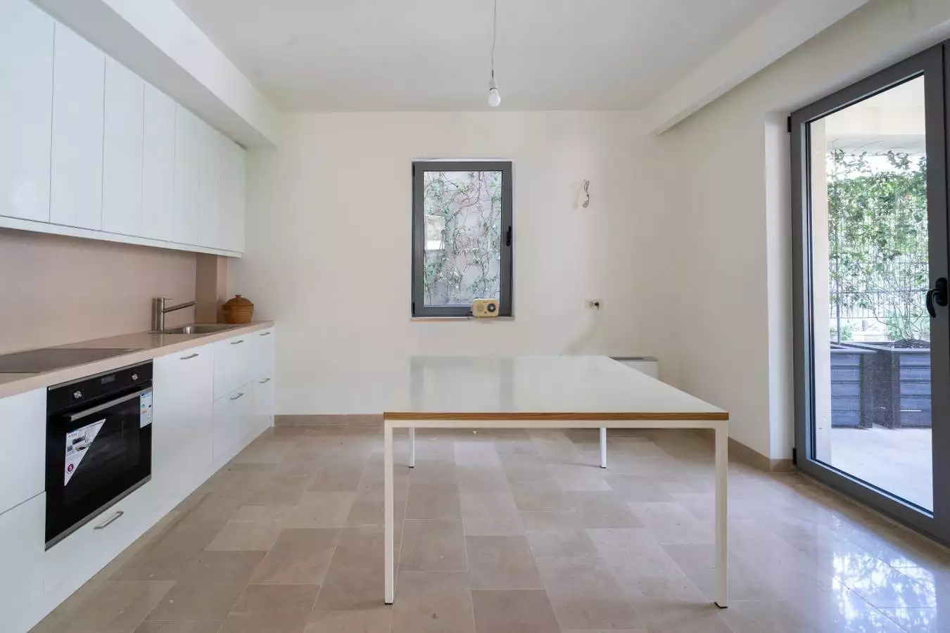 House 510m² in Montenegro, Muo. Priced at 1750000$ rent photo-15