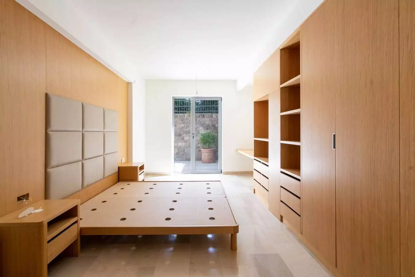 House 510m² in Montenegro, Muo. Priced at 1750000$ rent photo-16