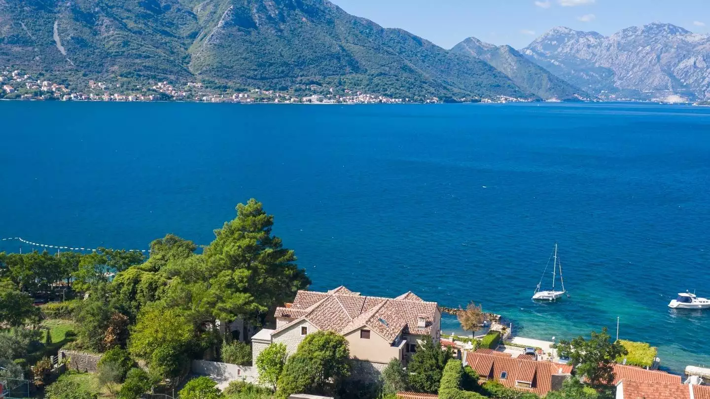 House 389m² in Montenegro, Kotor. Priced at 2200000$ rent photo-6
