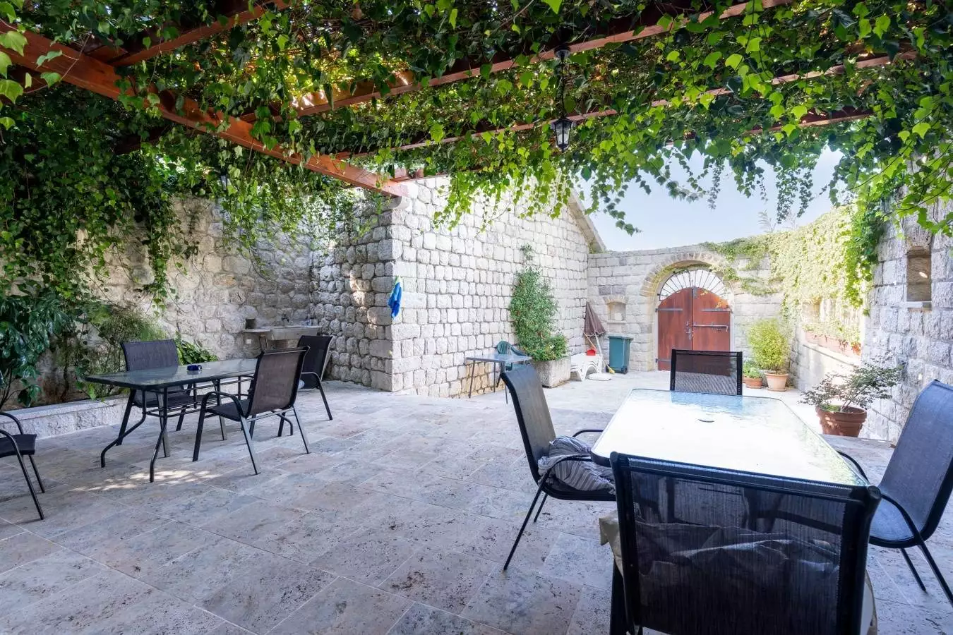 House 389m² in Montenegro, Kotor. Priced at 2200000$ rent photo-8