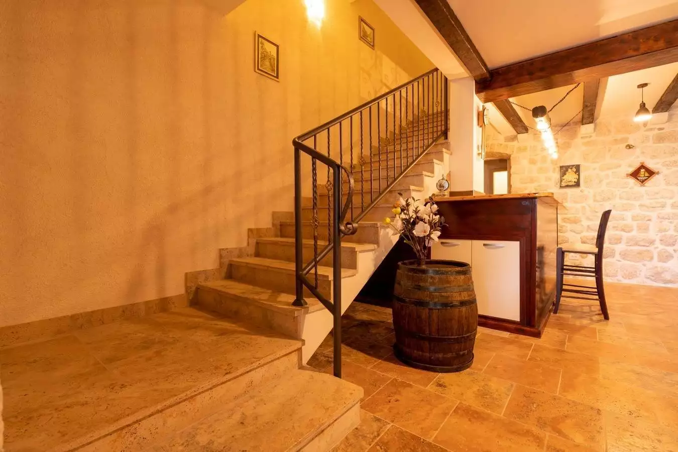 House 389m² in Montenegro, Kotor. Priced at 2200000$ rent photo-14