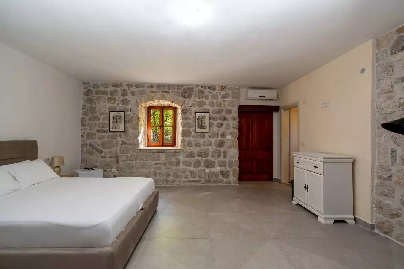 House 389m² in Montenegro, Kotor. Priced at 2200000$ rent photo-21