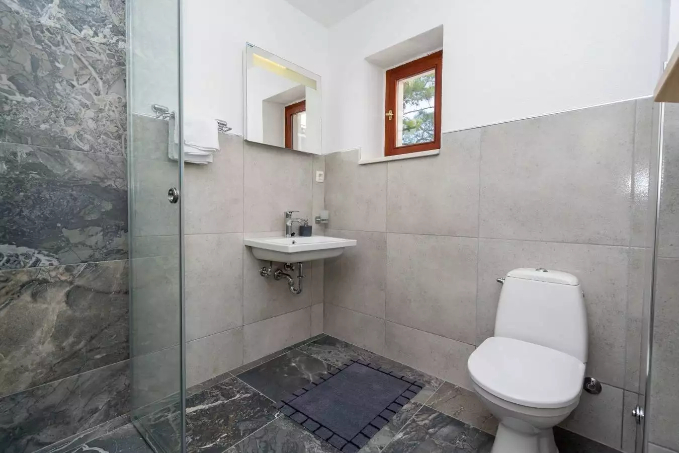 House 389m² in Montenegro, Kotor. Priced at 2200000$ rent photo-22