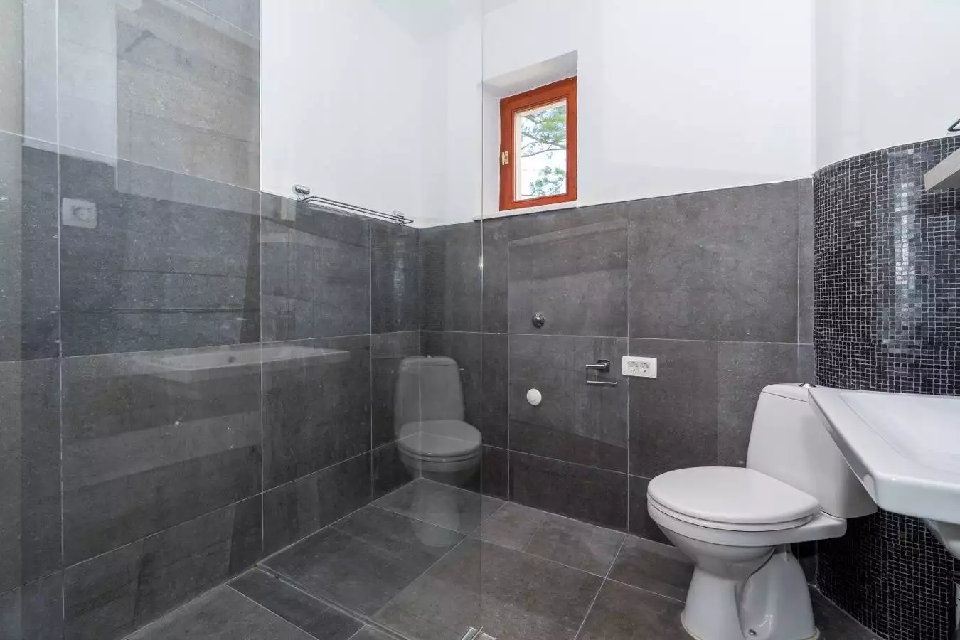 House 389m² in Montenegro, Kotor. Priced at 2200000$ rent photo-23