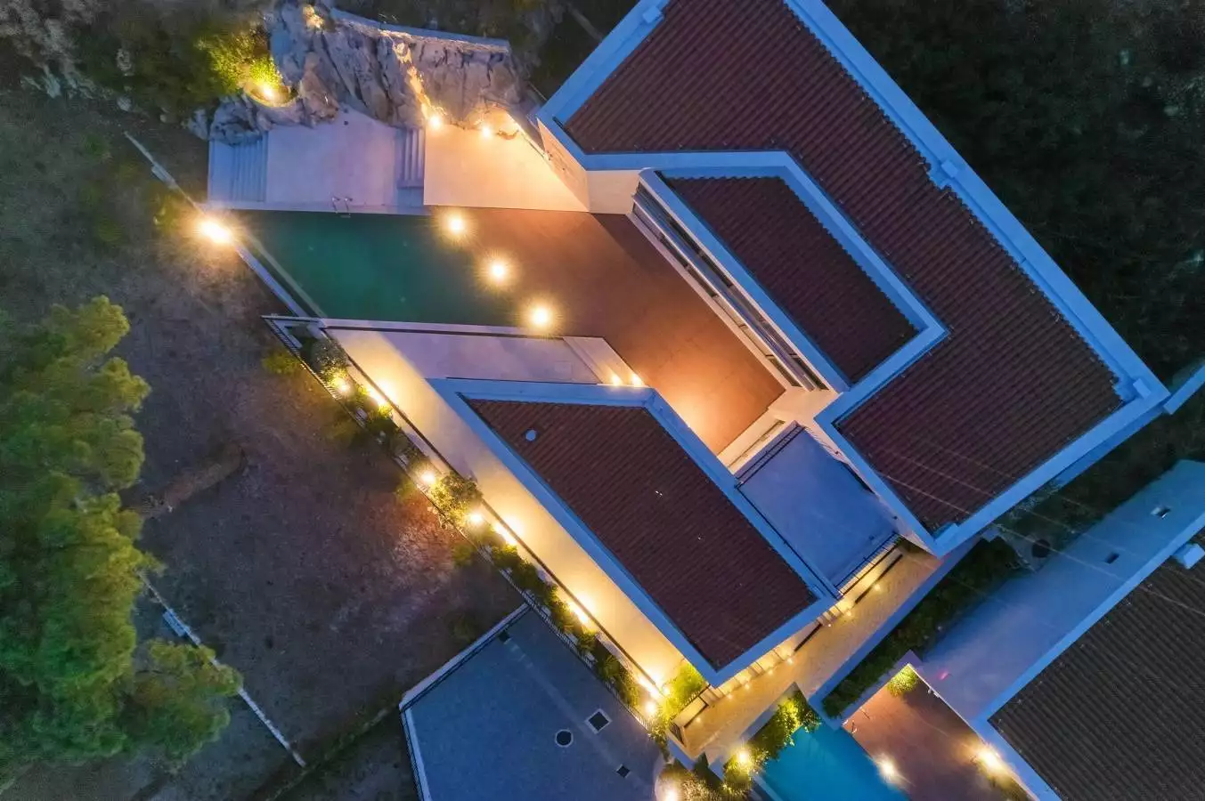 Villa 373m² in Montenegro, Prcanj. Priced at 2200000$ rent photo-5
