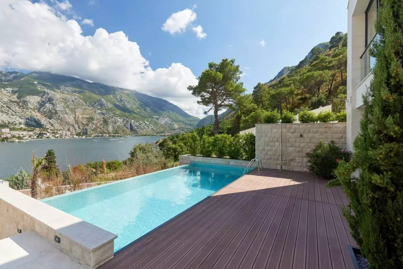 Villa 349m² in Montenegro, Prcanj. Priced at 2000000$ rent photo-8