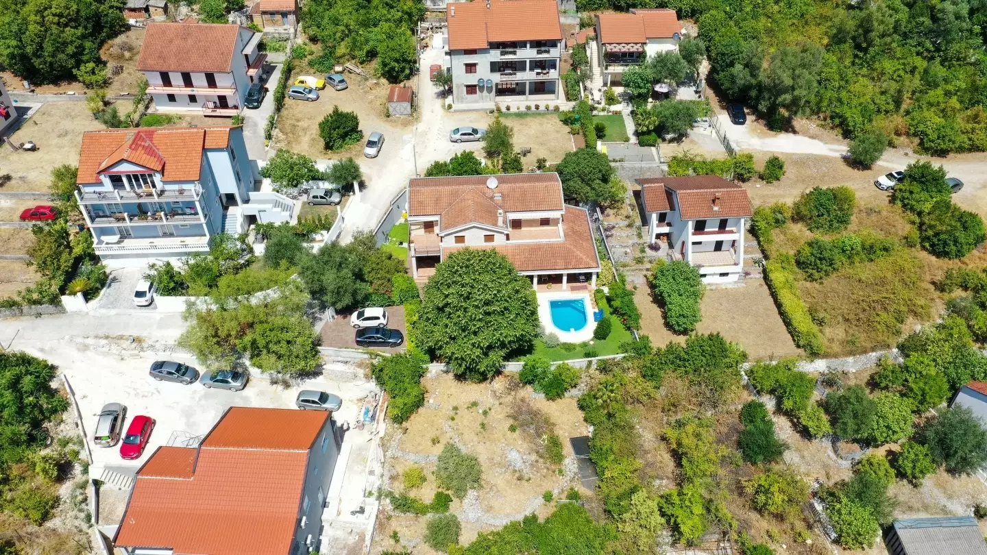 House 302m² in Montenegro, Orahovac. Priced at 960000$ rent photo-4