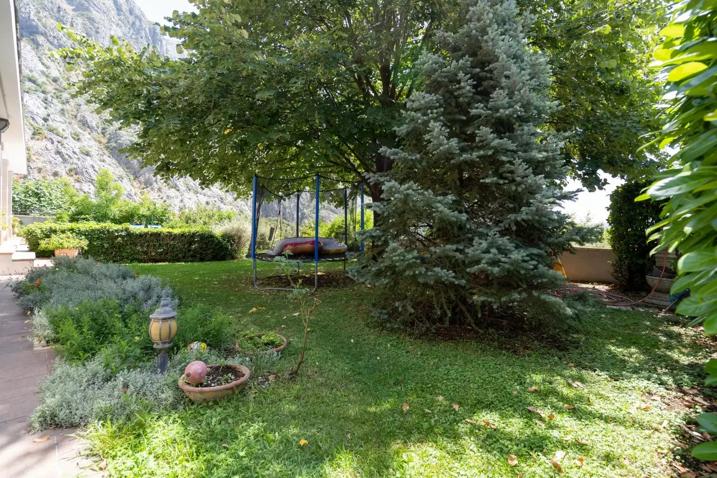 House 302m² in Montenegro, Orahovac. Priced at 960000$ rent photo-12
