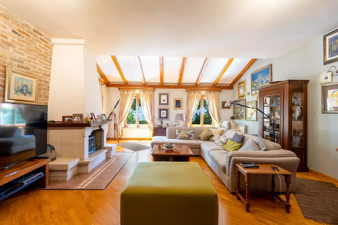 House 302m² in Montenegro, Orahovac. Priced at 960000$ rent photo-16