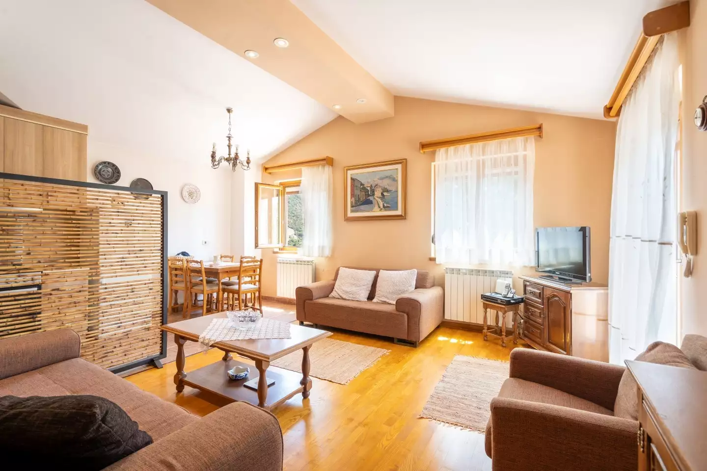House 302m² in Montenegro, Orahovac. Priced at 960000$ rent photo-21
