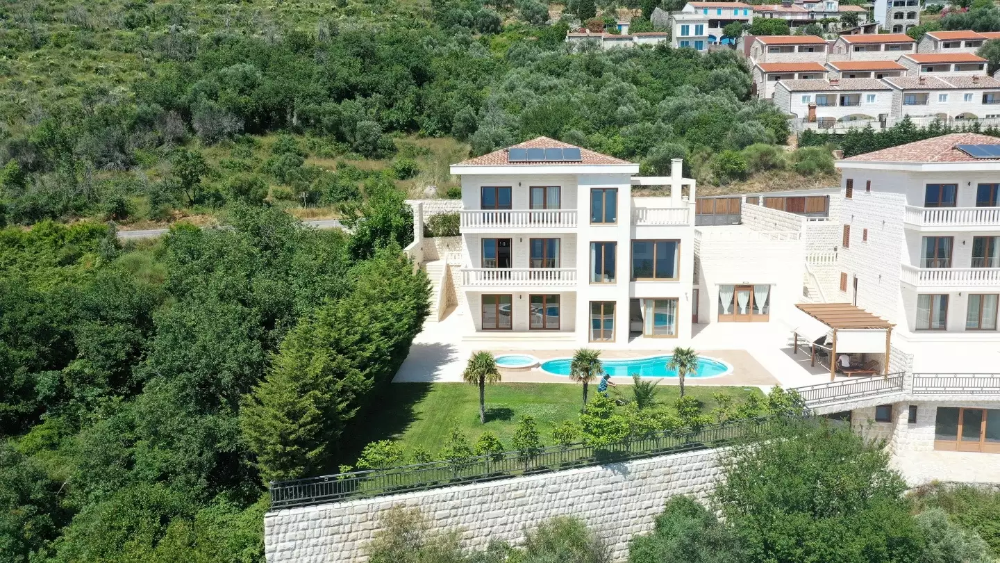 Villa 632m² in Montenegro, Rezevici. Priced at 1800000$ rent photo-33