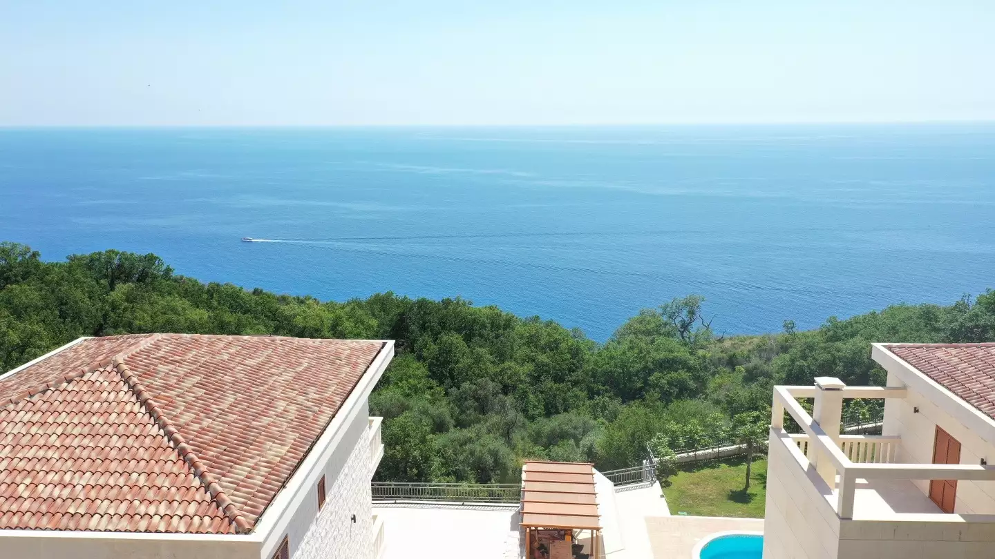 Villa 632m² in Montenegro, Rezevici. Priced at 1800000$ rent photo-35