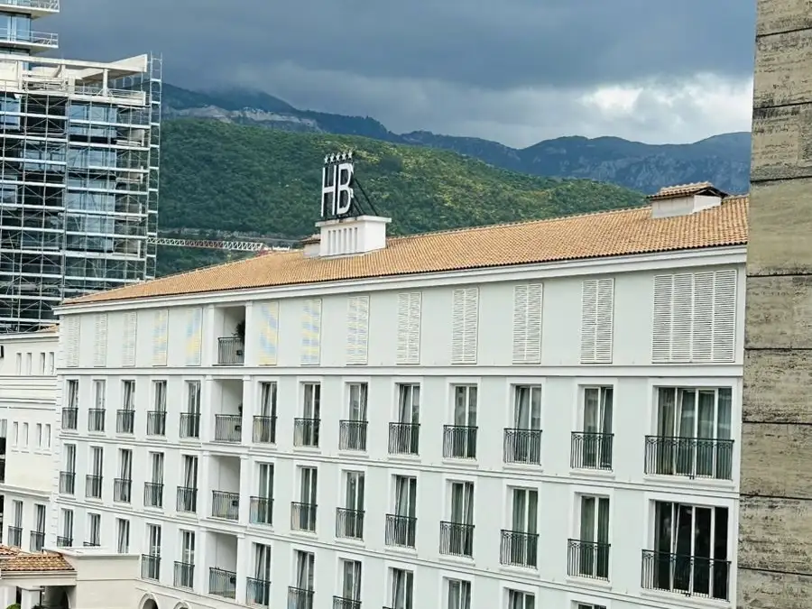 Flat 36m² in Montenegro, Budva. Priced at 1600€ rent photo-7