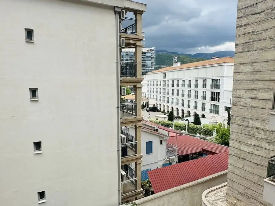 Flat 36m² in Montenegro, Budva. Priced at 1600€ rent photo-10