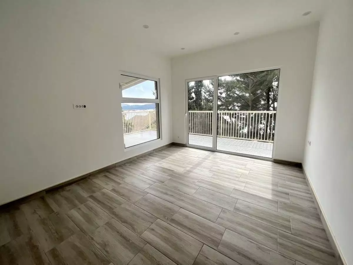 House 155m² in Italy, Barga. Priced at 380000€ rent photo-17