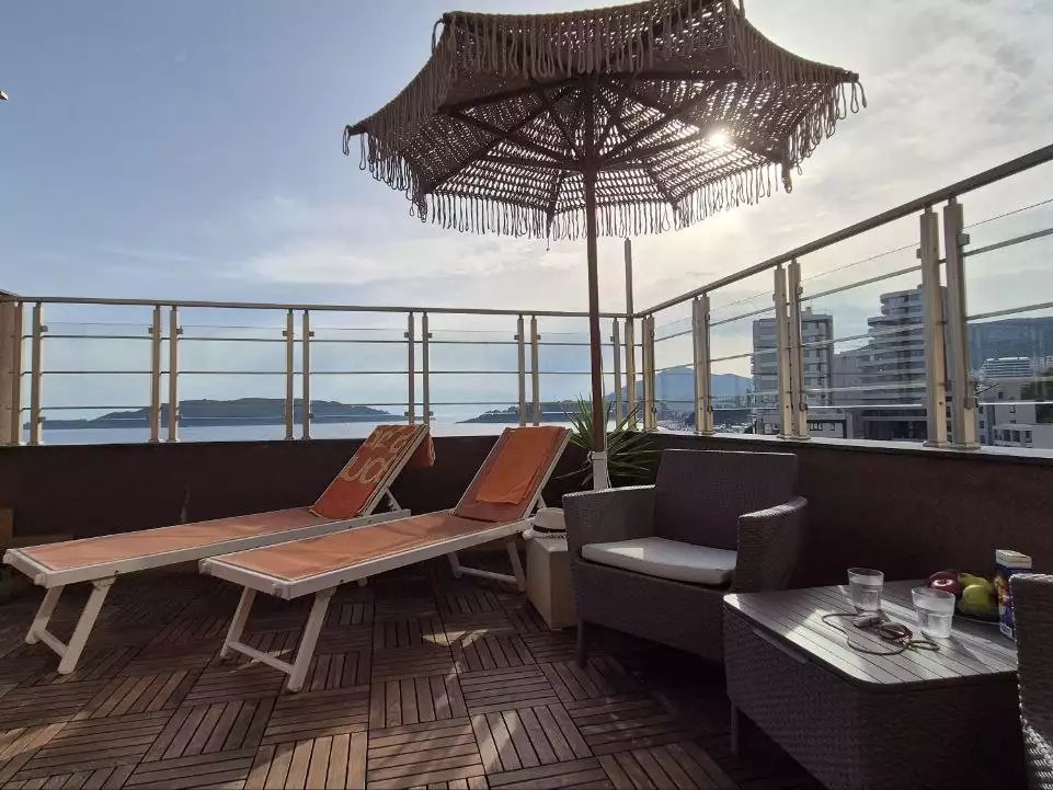 Flat 271m² in Montenegro, Becici. Priced at 750000€ rent photo-2