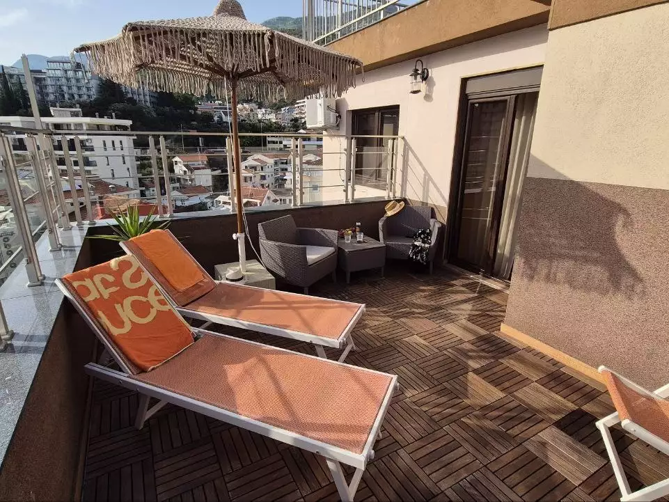 Flat 271m² in Montenegro, Becici. Priced at 750000€ rent photo-12