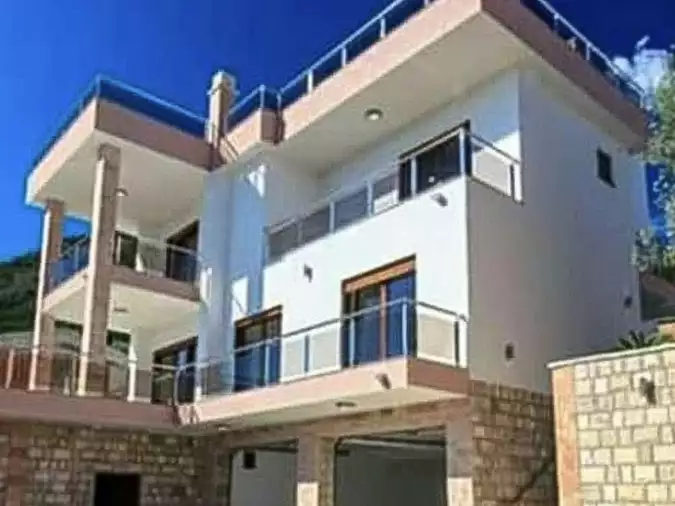 House 500m² in Montenegro, Susanj. Priced at 600000€ rent photo-8