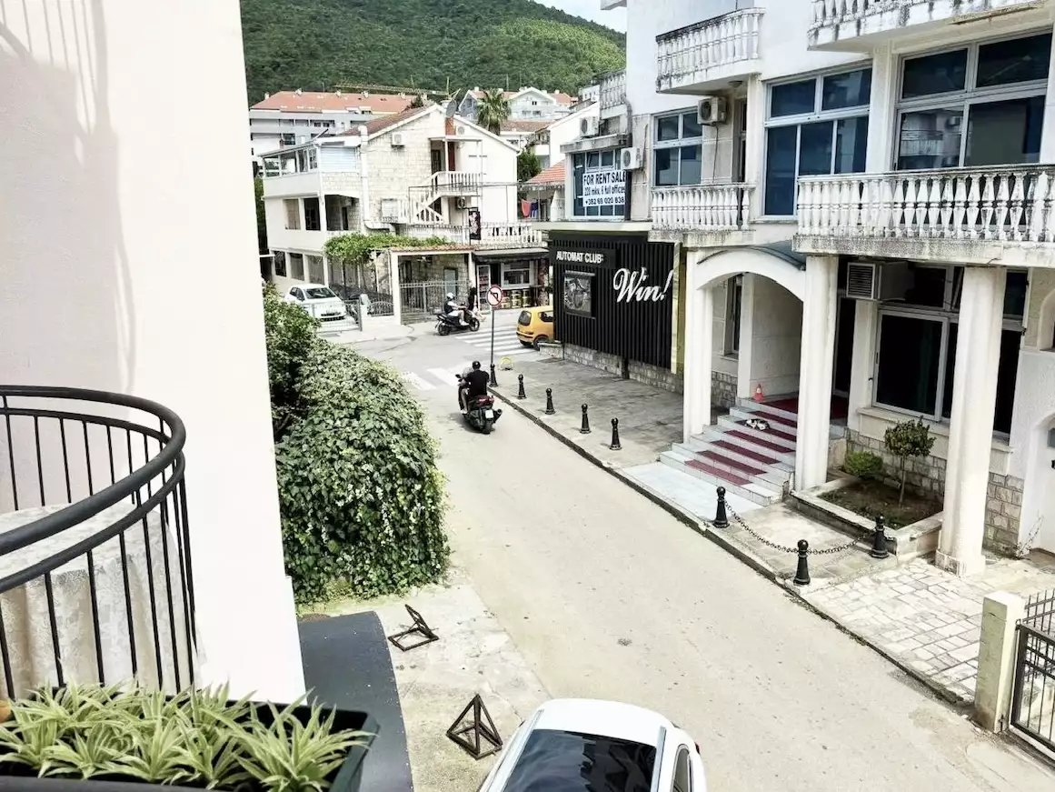 Flat 37m² in Montenegro, Budva. Priced at 97000€ rent photo-9