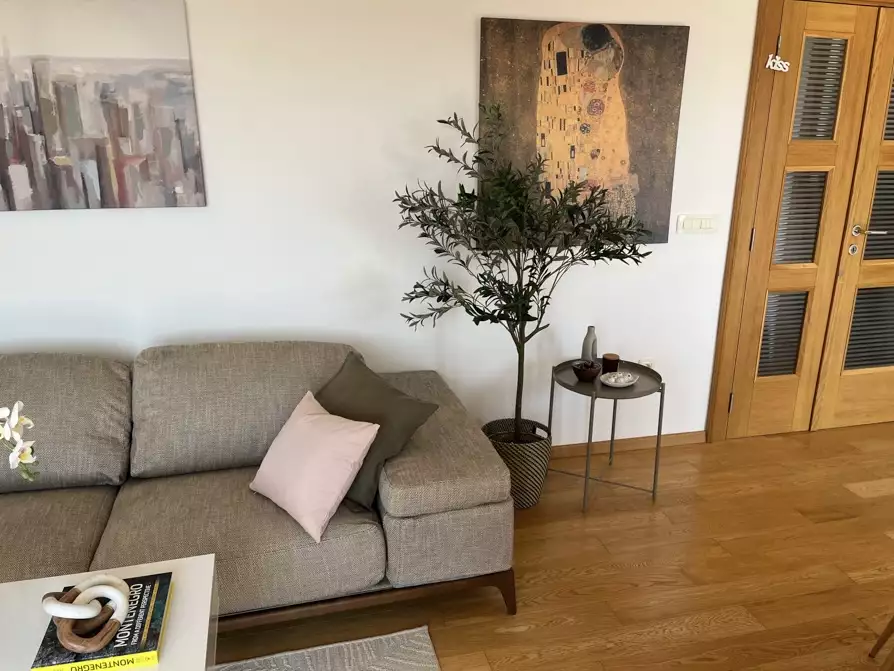 Flat 99m² in Montenegro, Tivat. Priced at 399000€ rent photo-5